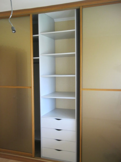 Шкаф-купе трехдверный с наполнением